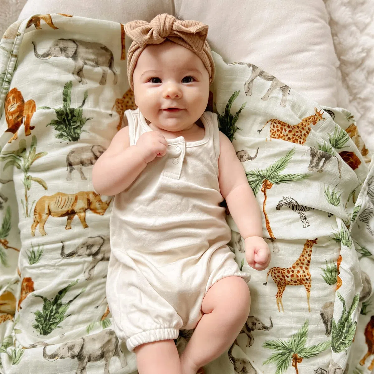 LifeTree Musselin-Wickeldecken, Waldmotiv, Baby-Einschlagdecke für Jungen und Mädchen, 70 % Viskose aus Bambus und 30 % Baumwolle, groß, 119,4 x 119,4 cm, Safari-Dschungel/Olivgrün
