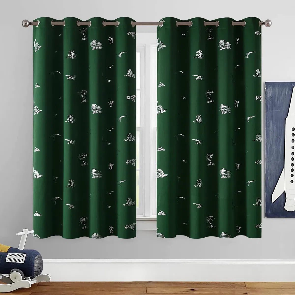 Vangao Kinder-Vorhänge, grün, verdunkelnd, Dinosaurier-Vorhänge für Jungen, Kinderzimmer, Mädchenzimmer, silberfarbener Dino-Foliendruck, wärmeisoliert, Ösen, Fensterbehandlungen, 160 cm Länge, 2
