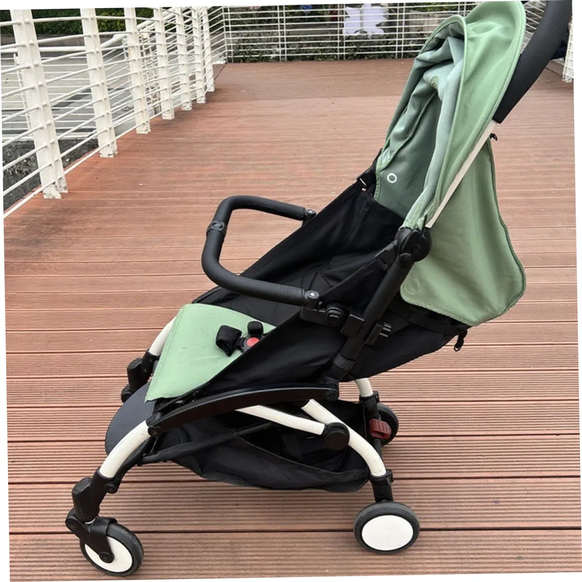Kinderwagen-Stoßstange, PU-Leder, verstellbarer Winkel, wasserdichter Kinderwagengriff für Kleinkinder, abnehmbares Querstangen-Zubehör für Halt und Sicherheit, Dekoration