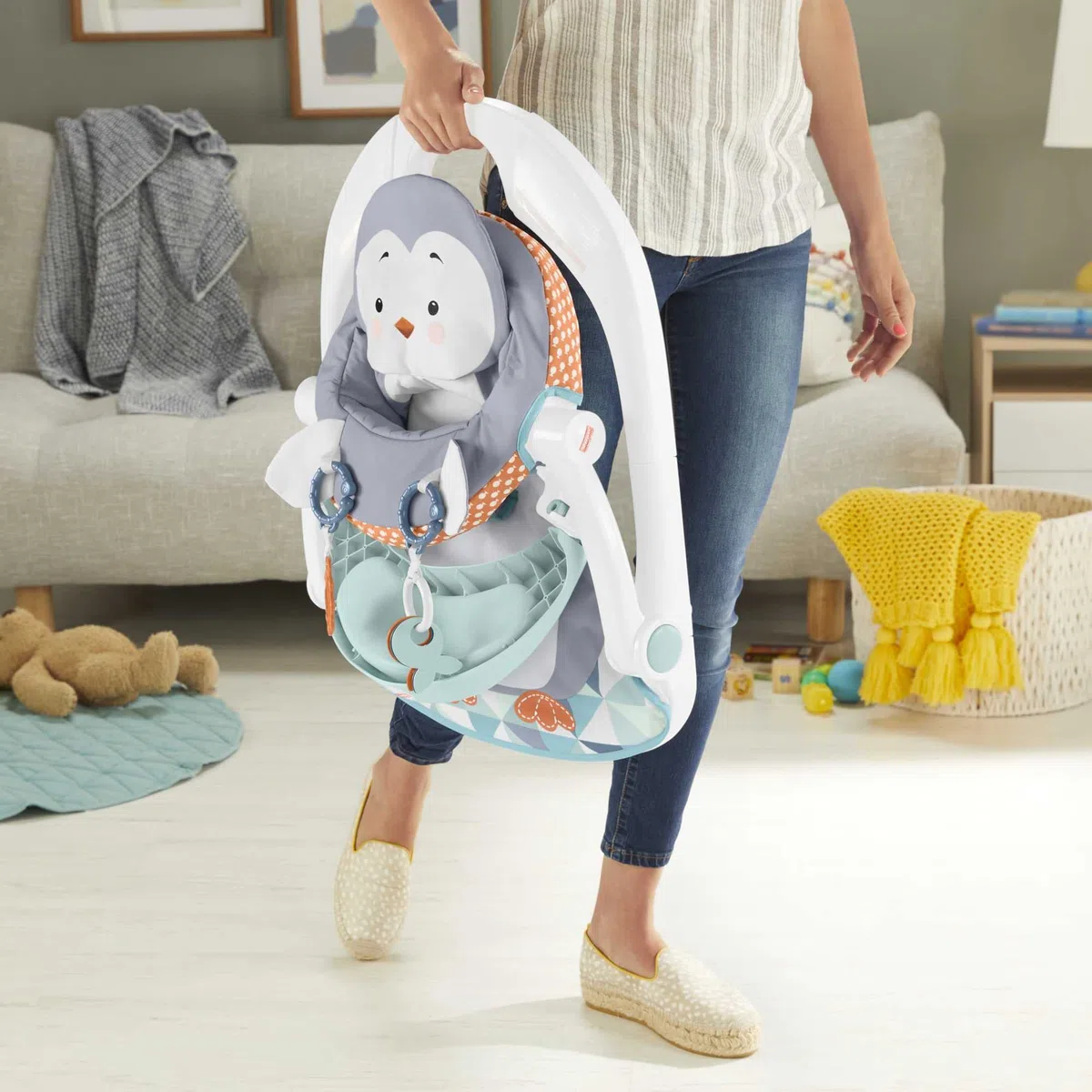 Fisher-Price HBF27 - Bodensitz mit Tablett - Pinguininsel, tragbarer Kleinkindersitz mit Tablett und Spielzeug mit Tiermotiven, für Babys und Kleinkinder