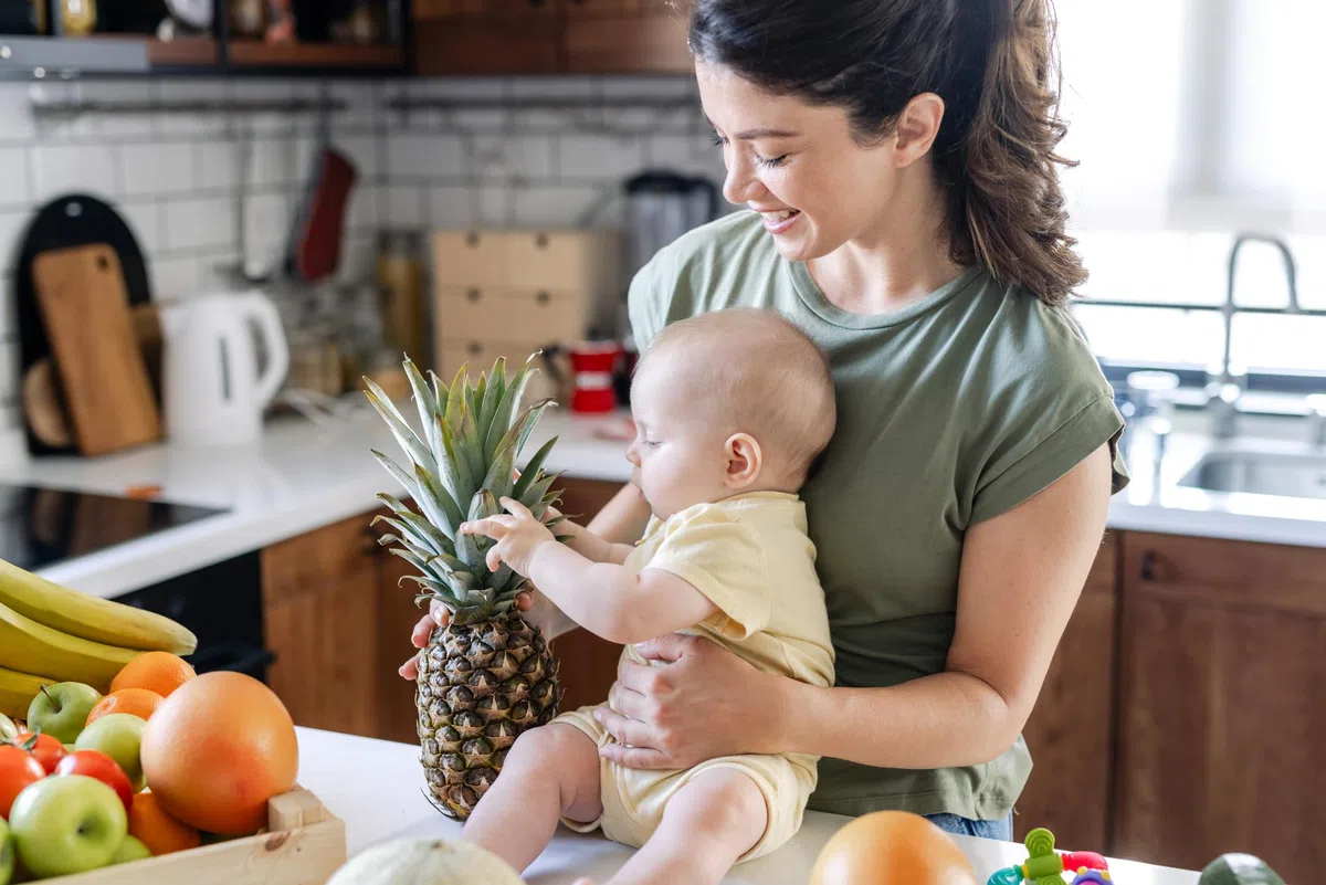 Babynahrung Dampfgarer & Mixer mit 4 Funktionen – Dampfen, Mischen, Auftauen, Aufwärmen, Sterilisieren
