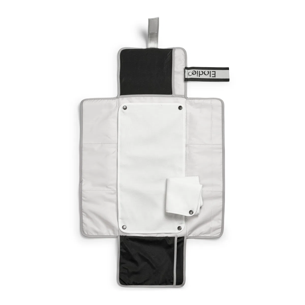 Elodie Details Wickelunterlage Unterwegs Baby – Faltbar Tragbar Kompakt, 2 abnehmbare Frottee-Bezüge waschbar, Fronttasche & Handschlaufe, schadstofffrei, Wickelauflage Reise 87x51 cm, Silver Sheen