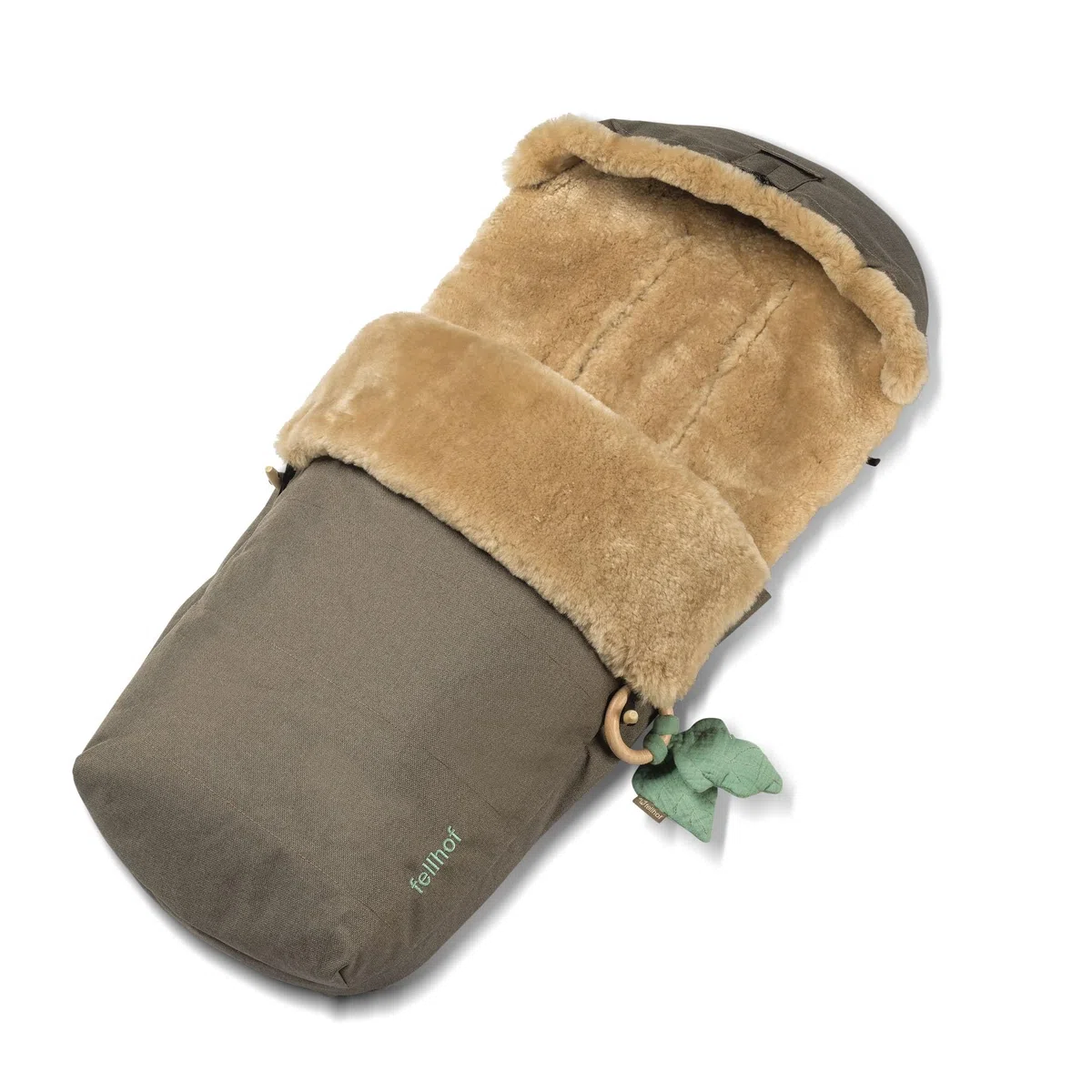 Fellhof Alpakafell Fußsack Montana | 45x98 cm | Für Kinderwagen und Buggy | Warm, Winter- und wetterfest | Für Sensible Haut | Gurtschlitze, Kapuze abnehmbar, Reflektorstreifen, rutschfest