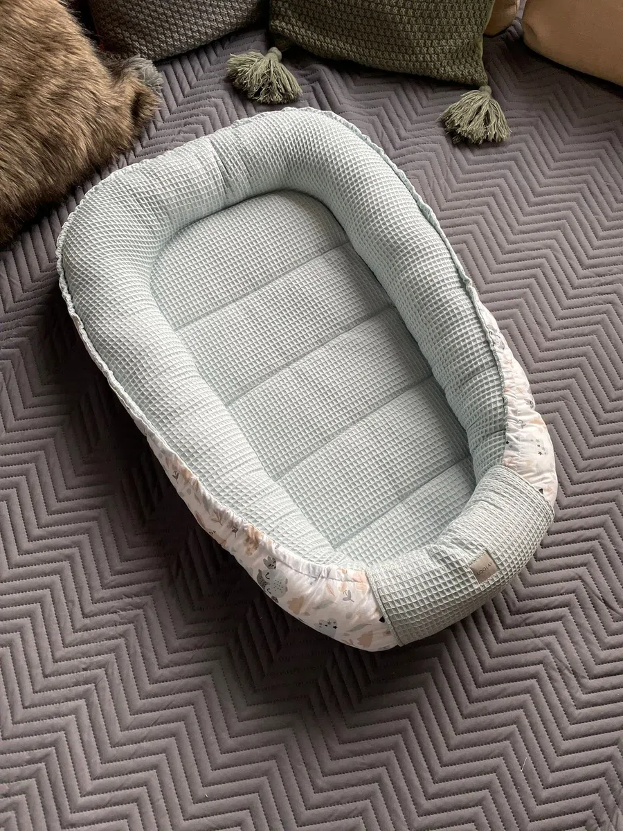 LOOLAY Babynest 85 cm x 60 cm - Baby nestchen aus Waffelpique Bio- Baumwolle -Babynestchen Neugeborene Handmade EU - Minze Waffelpique Hase Beige