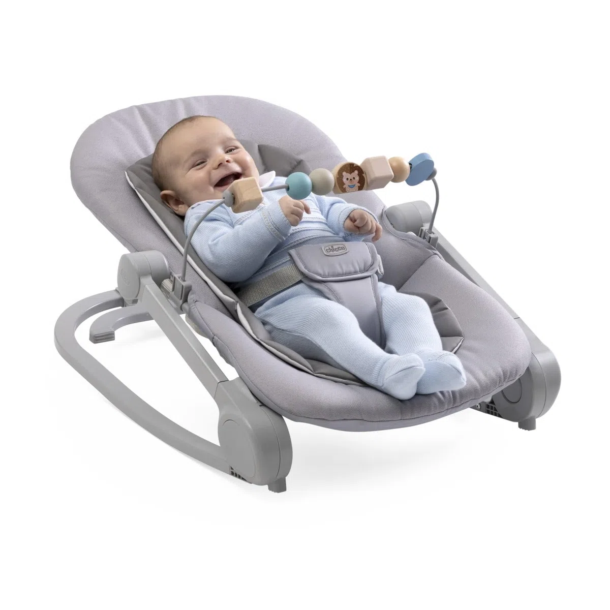 Chicco Wippe Magia 2-in-1: Babywippe und erster Sitz bis 18 kg, Spielbügel mit Holzelementen, Mini-Sitzverkleinerer inklusive, Schaukel- oder feste Position und verstellbare Rückenlehne