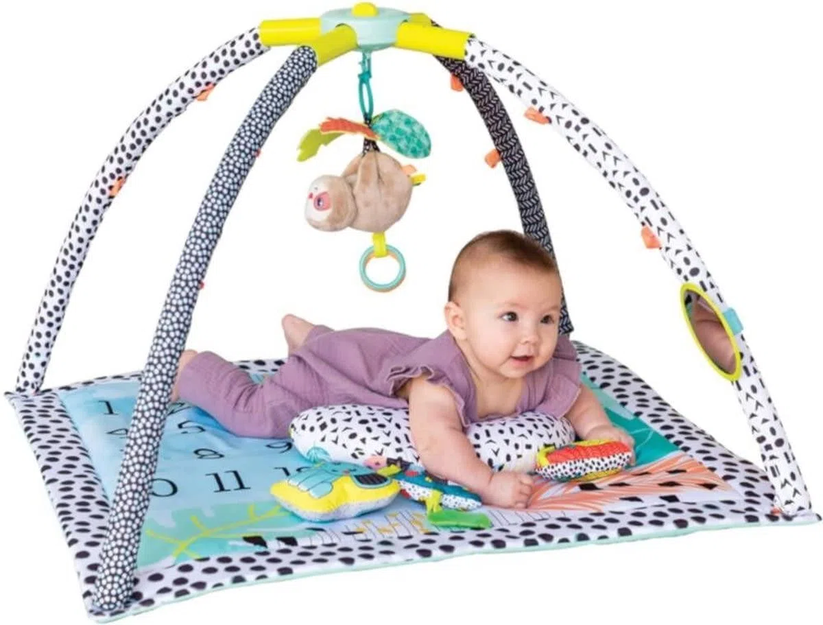 INFANTINO 4-in-1 Milestones & Memories Spielmatte – Sensorisch-stimulierende Spieldecke für Babys und Kleinkinder – Activity Gym mit lustigen Spielzeugen für ultimativen Spielspaß
