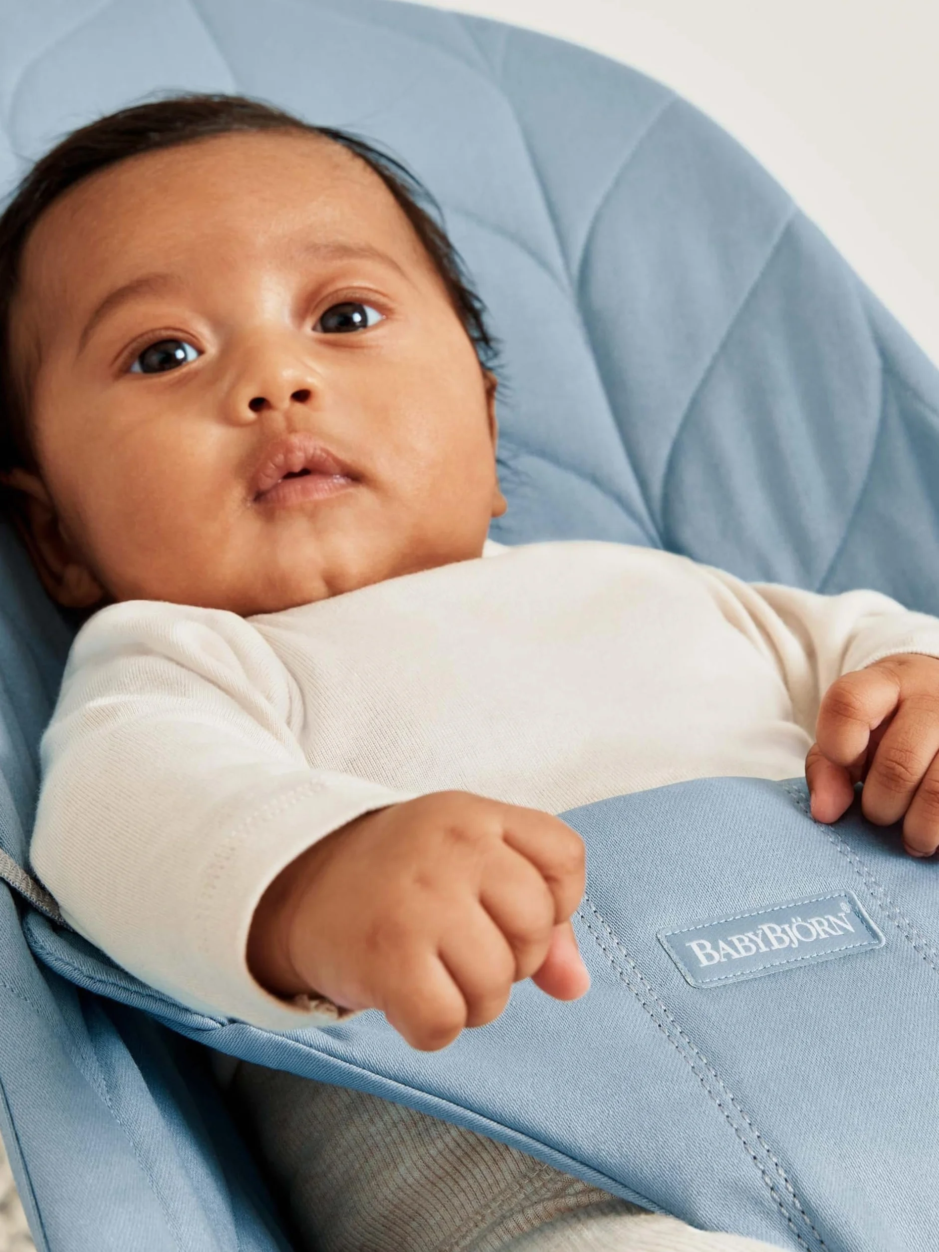 BabyBjörn Babywippe Bliss, Gewebt, Blütenblatt-Steppung, Blau