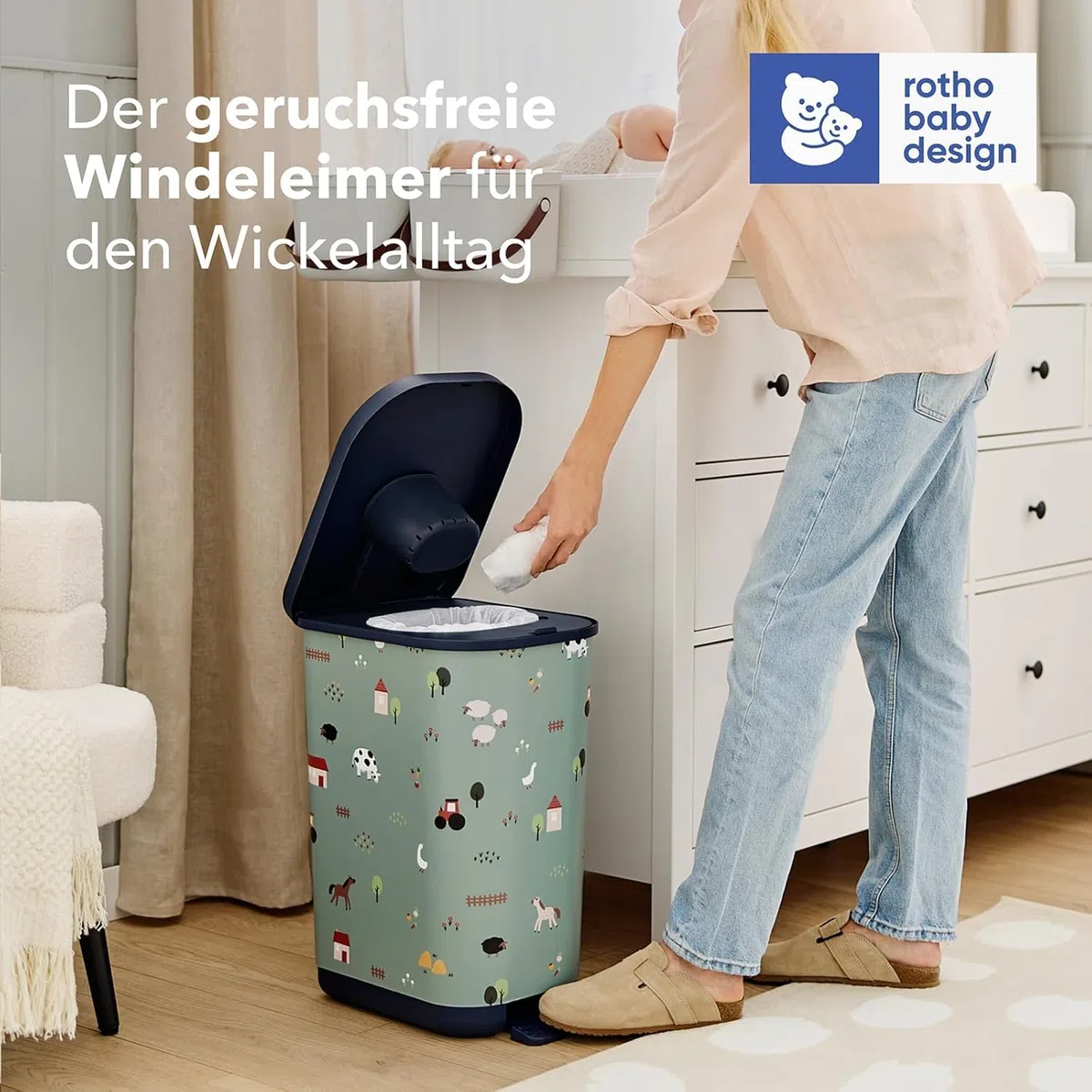 Bundle of Rotho Babydesign YUMA geruchsdichter Windeleimer mit Pedal und 30 passenden Windelbeuteln, 40x28,5x51 cm (L xBxH) (Farm Animals) + Rotho Babydesign Wickelauflage Keil (50 x 70 cm) Farmtiere