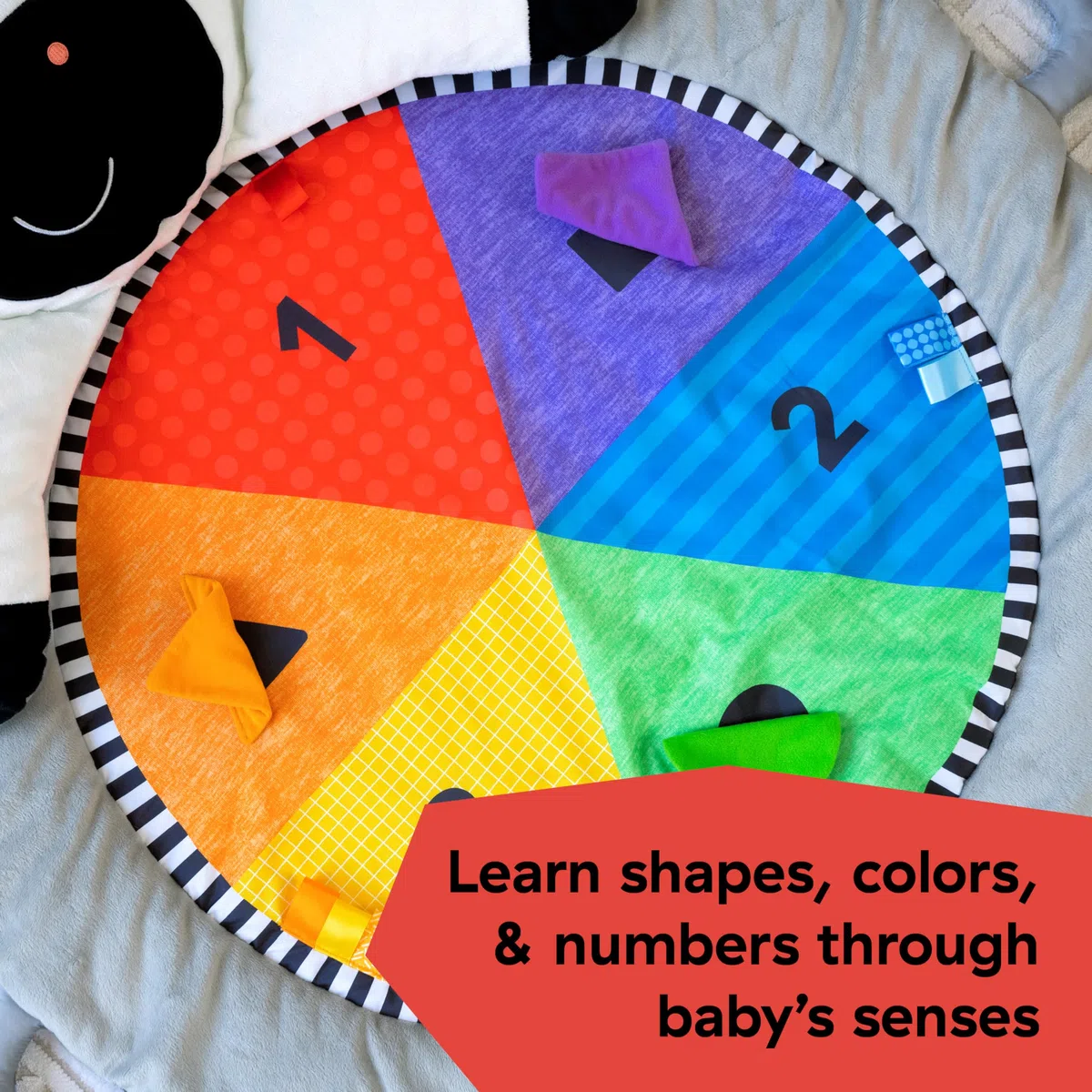 Baby Einstein Plüsch Spielbogen mit Holzstange - Zen Aktivitäts-Meilensteine, Baby Spielmatte für Säuglinge bis Kleinkinder, 0-12 Monate, Maschinenwaschbar
