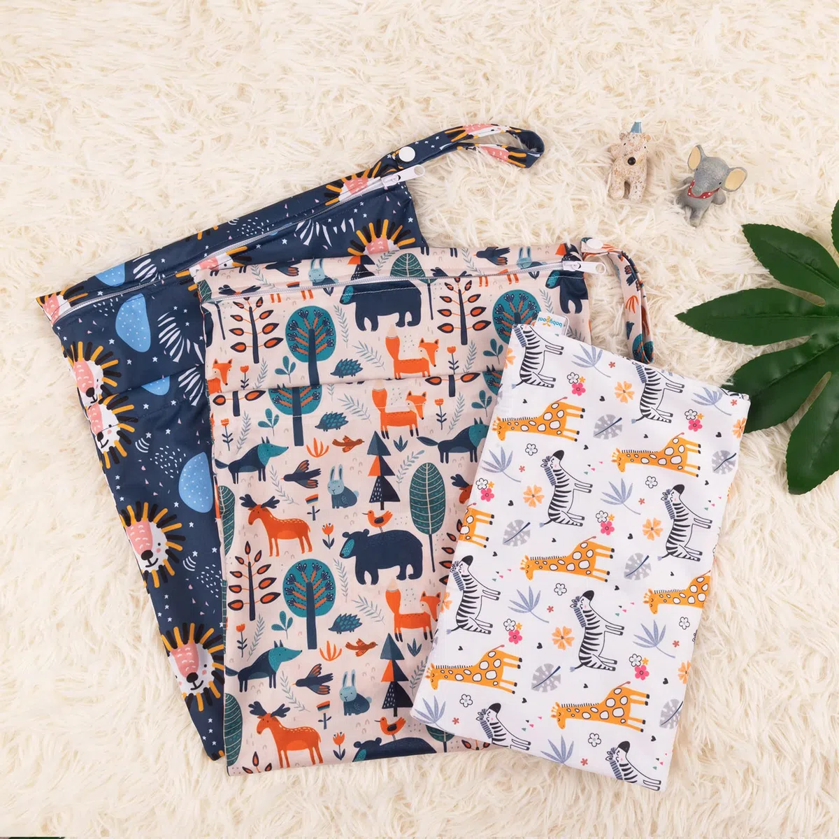Babygoal Nass- und Trockentaschen für Babywindeln, waschbare Reisetaschen, Strand, Pool, Turnbeutel für Badeanzüge und nasse Kleidung, mit Zwei Reißverschlusstaschen, Giraff und Bär, Travel