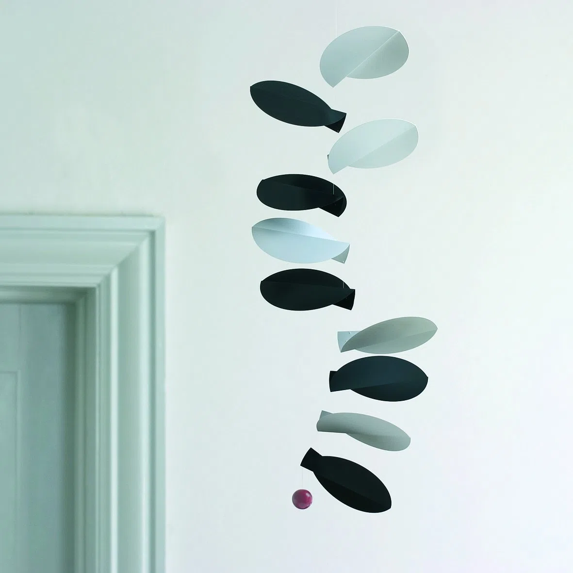 Flensted Mobiles Turning Leaves Holz/Folie Schwarz-Weiß 30x80cm, 141w