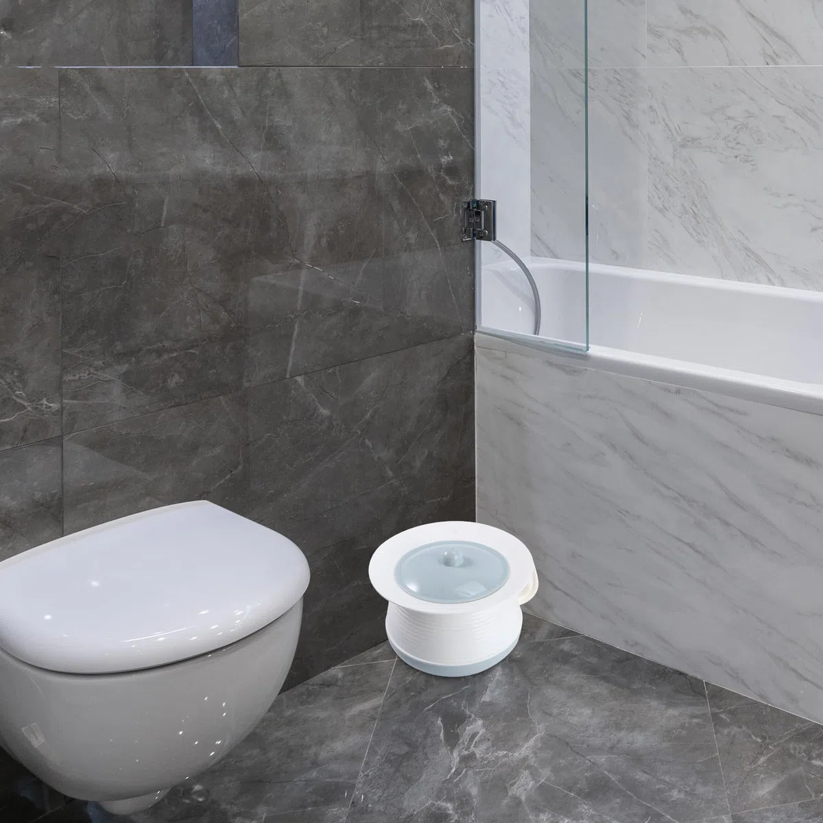 YARNOW 2 Stück Urinal Eimer aus PP Kunststoff mit Deckel Rot Blau Schmutzabweisend und Leicht zu Reinigen Praktisches Töpfchen für Kleinkinder und Erwachsene