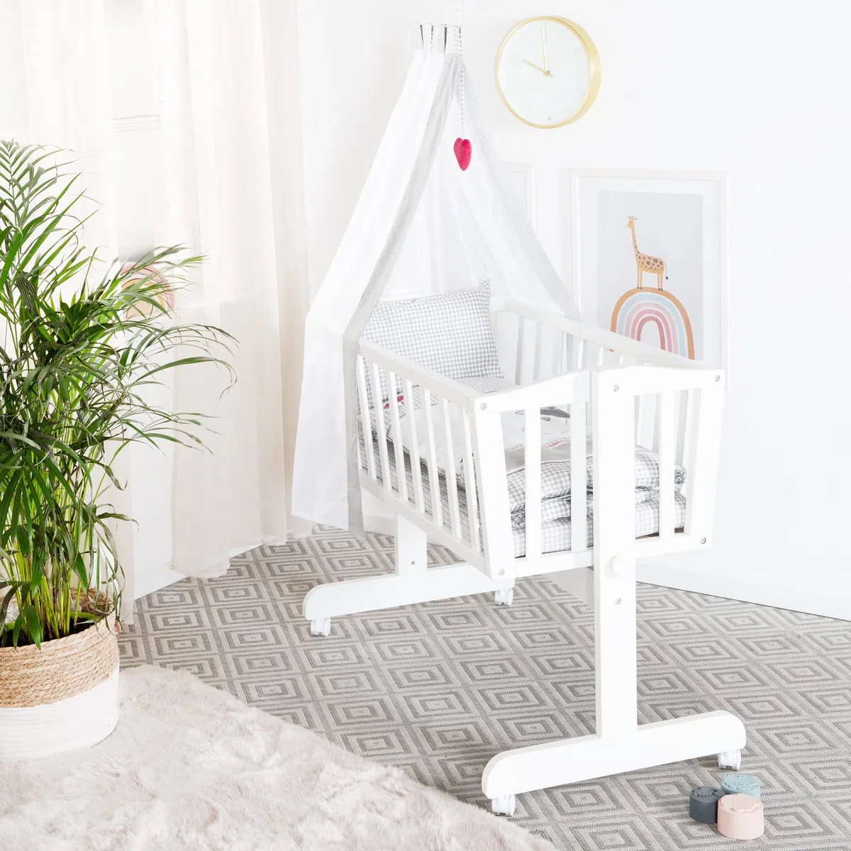 roba Babywiege 40 x 90 cm Adam & Eule - Stubenwagen & Wiege mit Rollen - Bett Set komplett mit Feststellfunktion - Inkl. textiler Ausstattung - Holz weiß