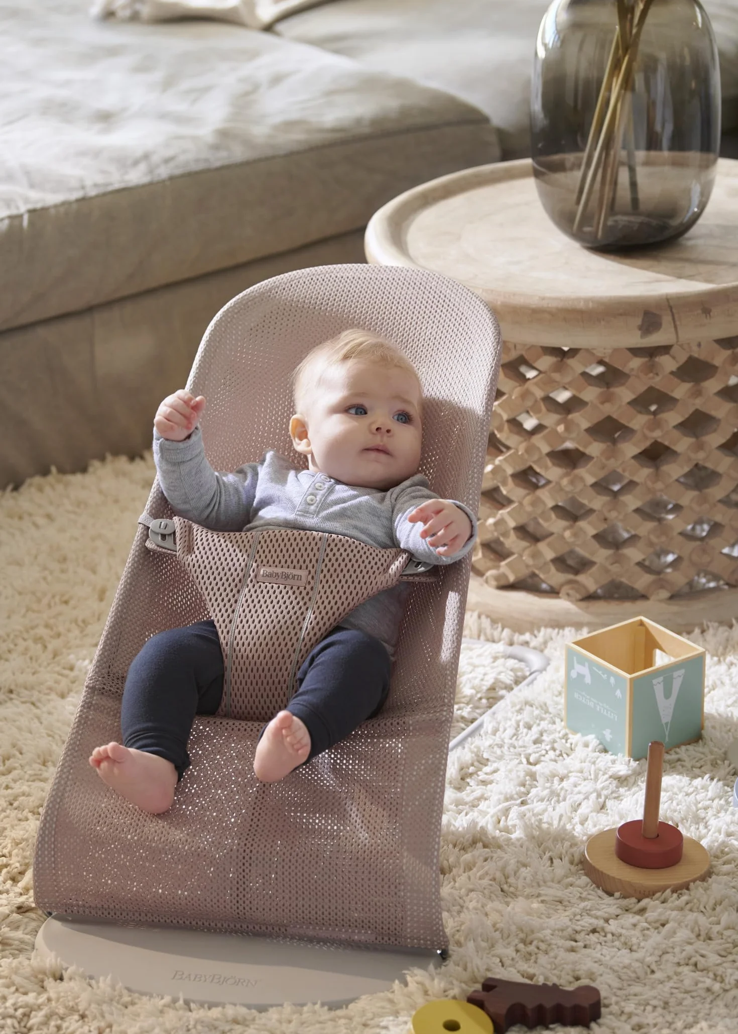 BabyBjörn Babywippe Bliss, Netzstoff, Altrosa