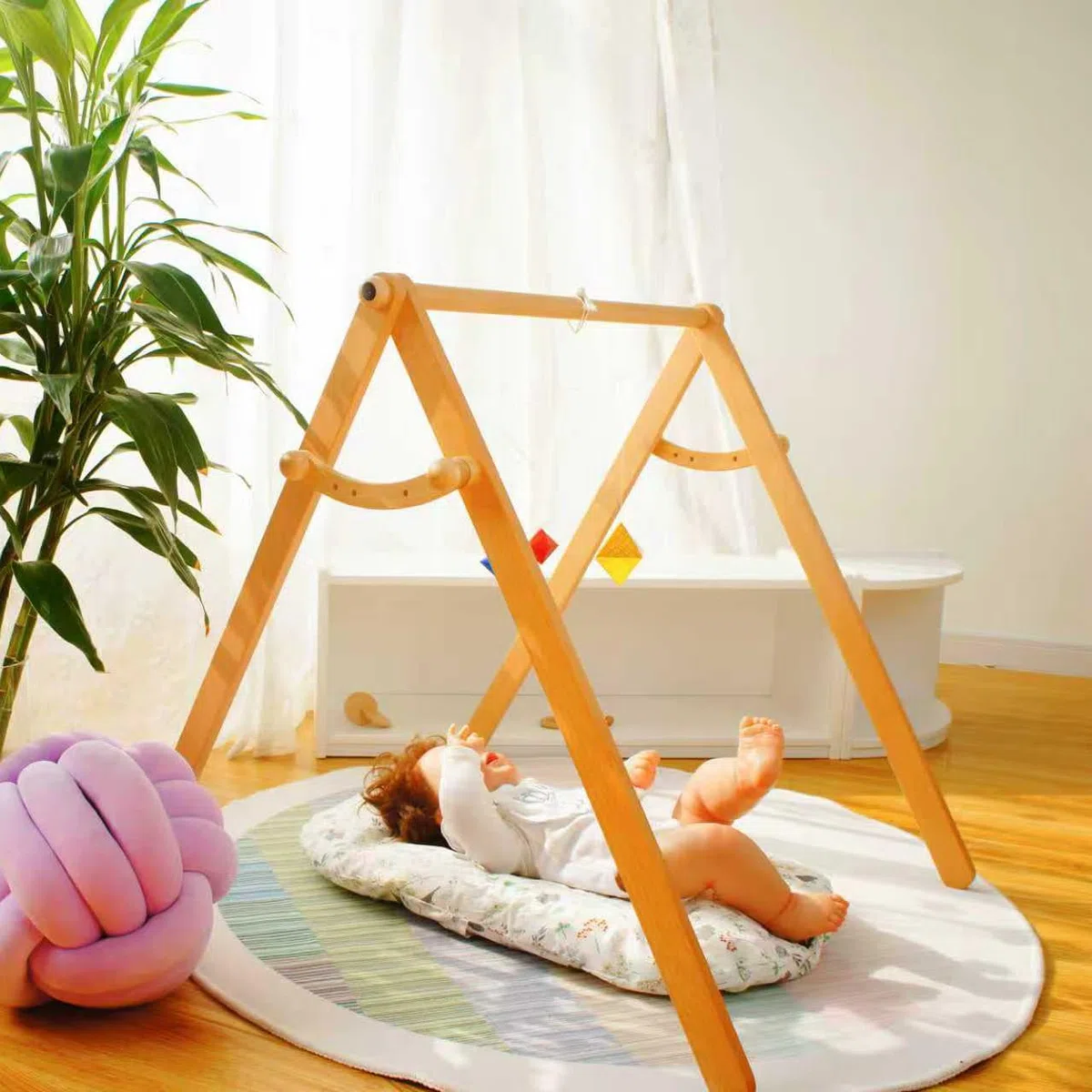 Montessori Baby Spielbogen Holz, 2-in-1 Spieltrapez & Kinderkleiderständer aus Buchenholz, stabiles Fitness-Frame für Neugeborene, Natur