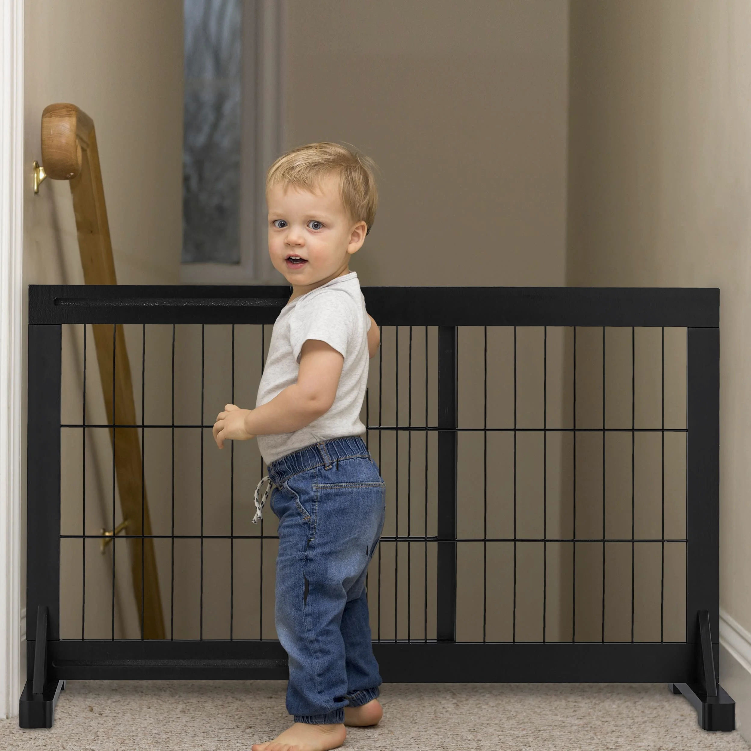 Relaxdays Absperrgitter, ausziehbares Schutzgitter, Treppe & Tür, HxB 56x70-108 cm, freistehend, Kinder & Hunde, schwarz