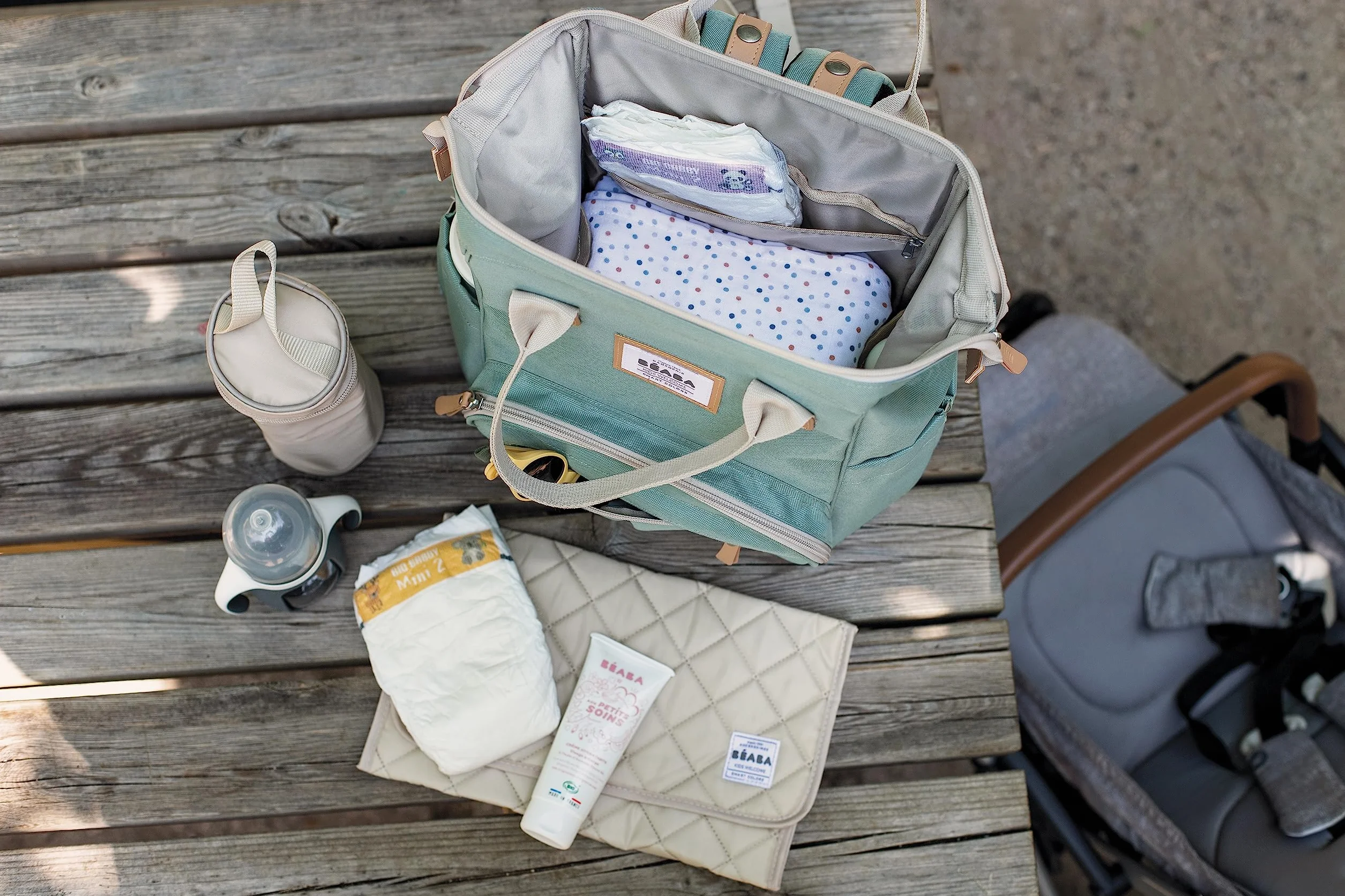 BÉABA - Wickelrucksack für Babys - Großes Fassungsvermögen - Inklusive Wickelunterlage - Zahlreiche Fächer - Große Öffnung - Isothermes Fach - Multifunktionale Wickeltasche - Wellington - Salbeigrün