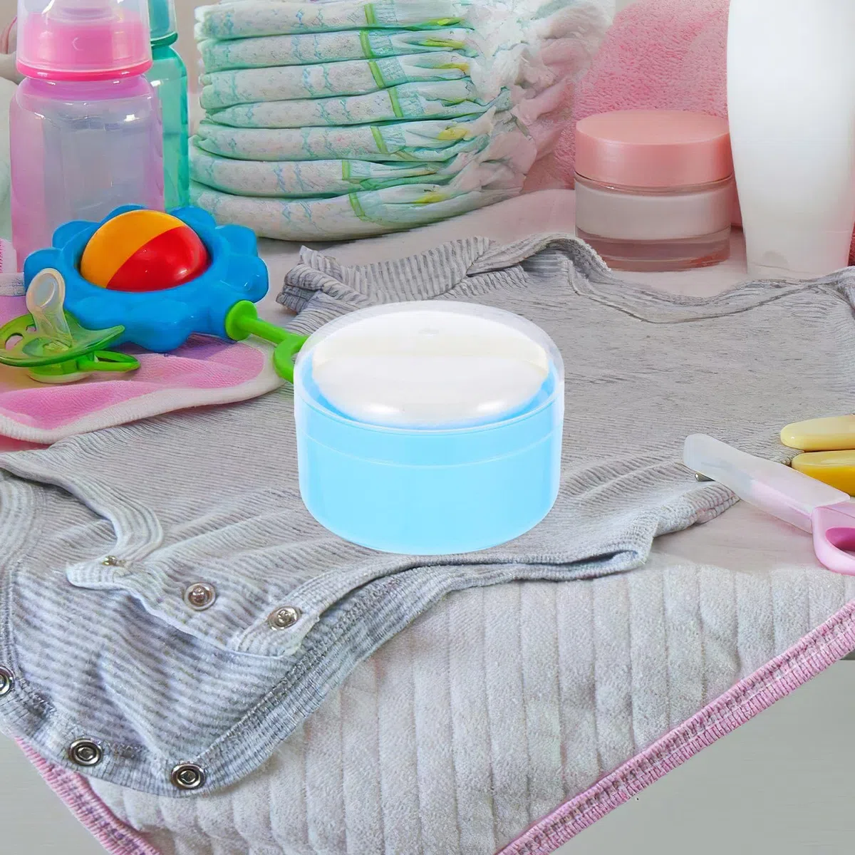 Tragbare Praktische Blaue Puderbox mit Puderquaste Babypuderdose Aufbewahrungsbox aus Kunststoff und Baumwolle Einfache Einhandbedienung für Babypflege zu Hause