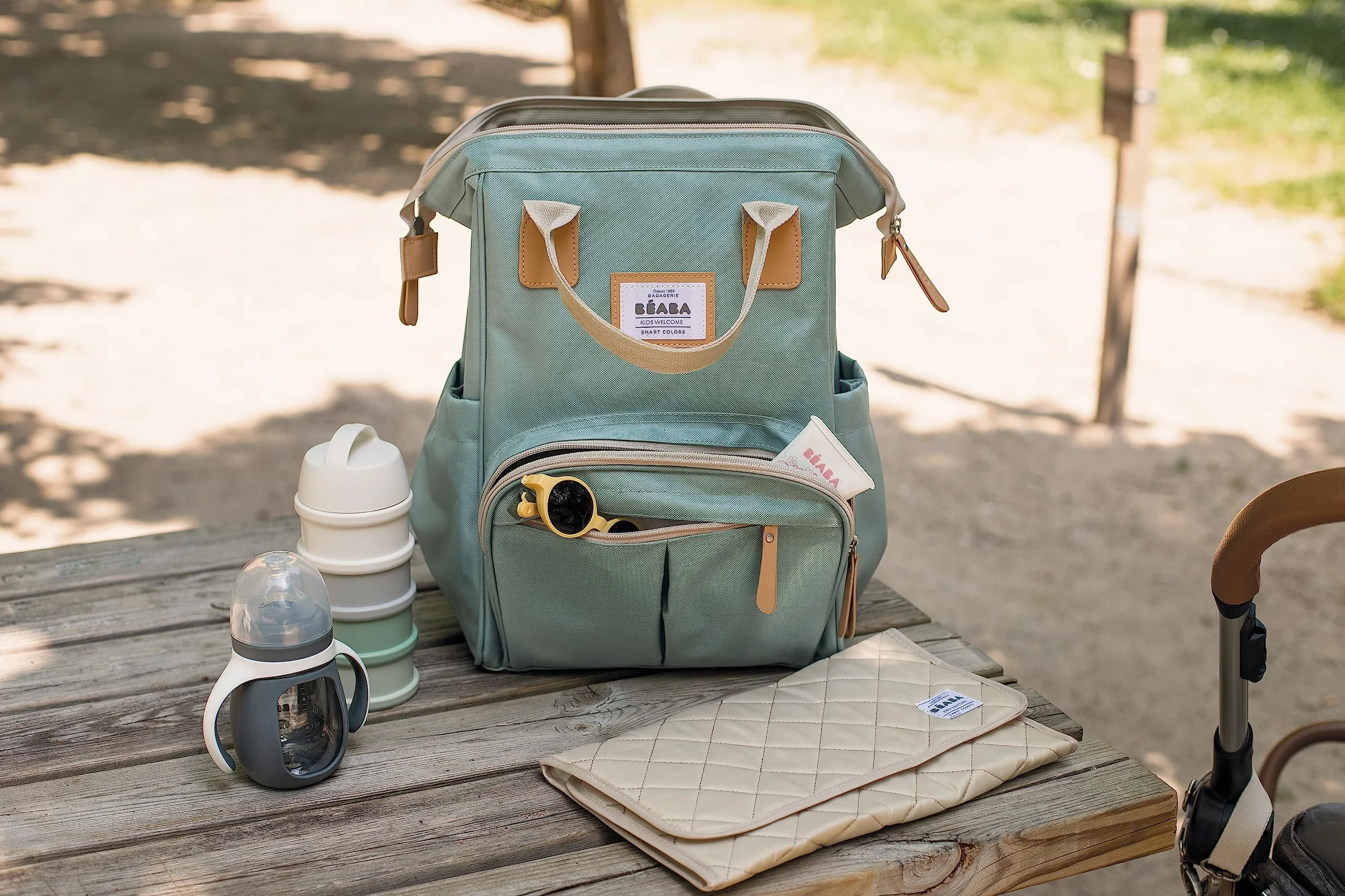 BÉABA - Wickelrucksack für Babys - Großes Fassungsvermögen - Inklusive Wickelunterlage - Zahlreiche Fächer - Große Öffnung - Isothermes Fach - Multifunktionale Wickeltasche - Wellington - Salbeigrün