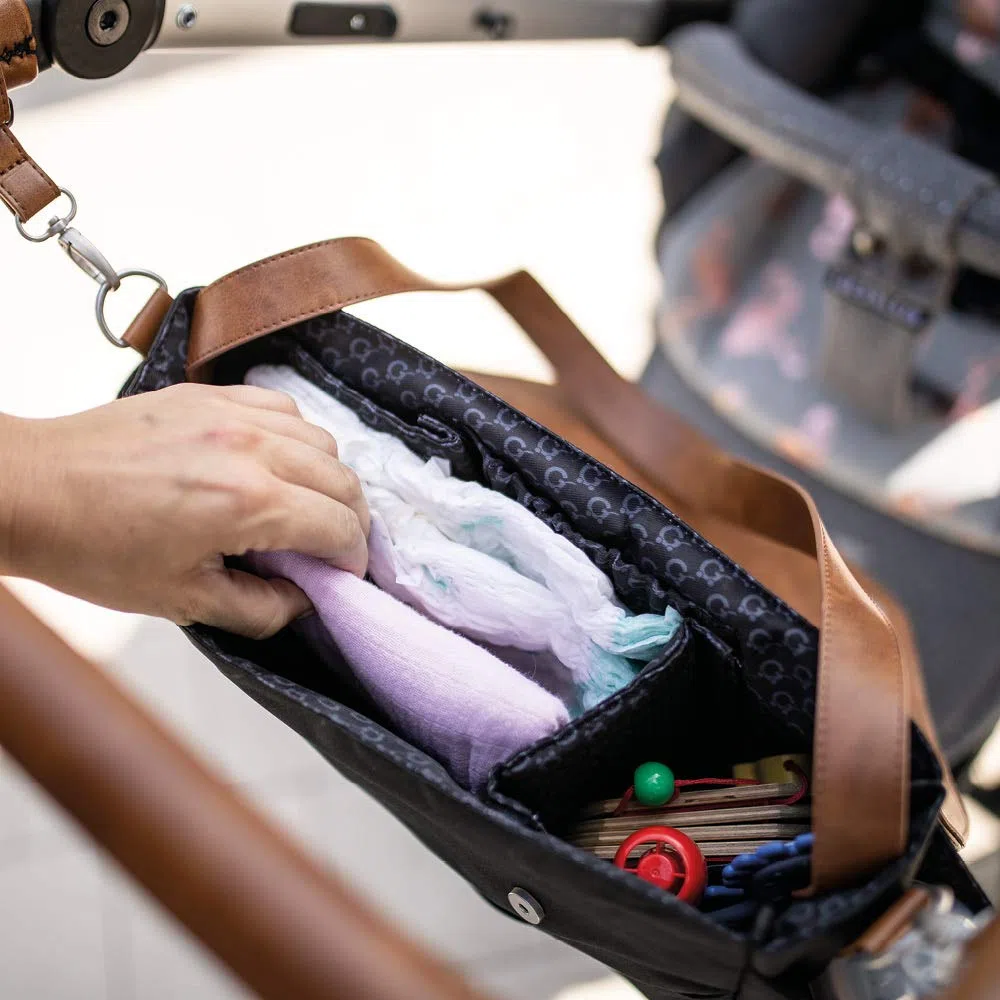 Gesslein Praktischer Organizer für den Kinderwagen in Lederoptik, tabak