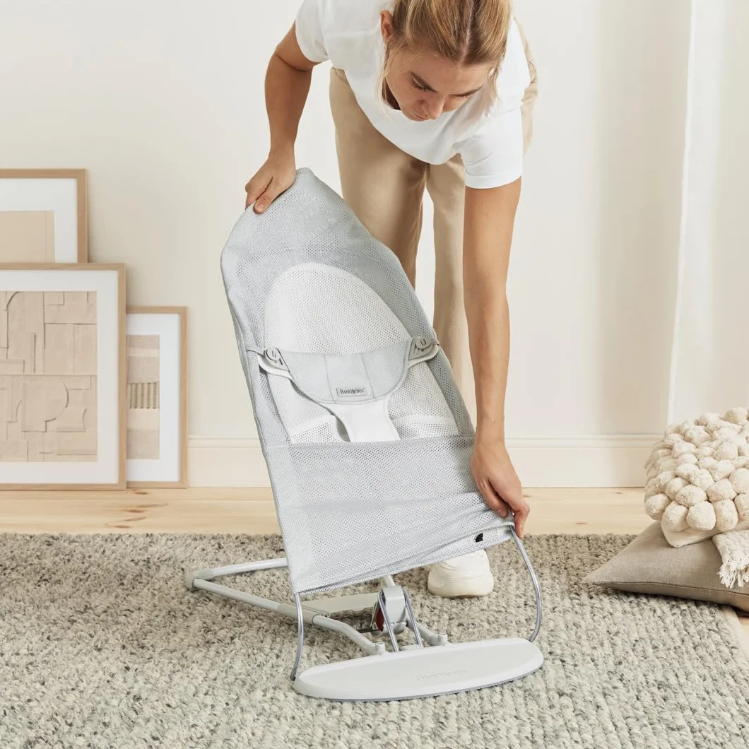 BabyBjörn Babywippe Balance Soft, Netzstoff, Silber/Weiß