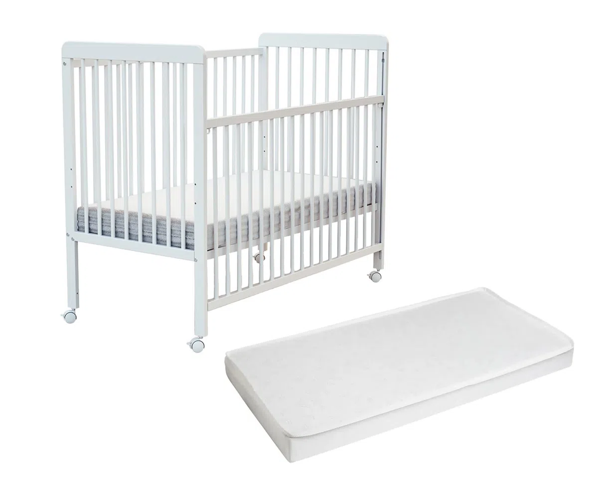 AT4 - Babybett Holz mit Matratze 60x120 ESSENTIEL Weiß | Kinderbett | Mit 4 rollen | Mit Verstellbarer Lattenrost 3 stufen