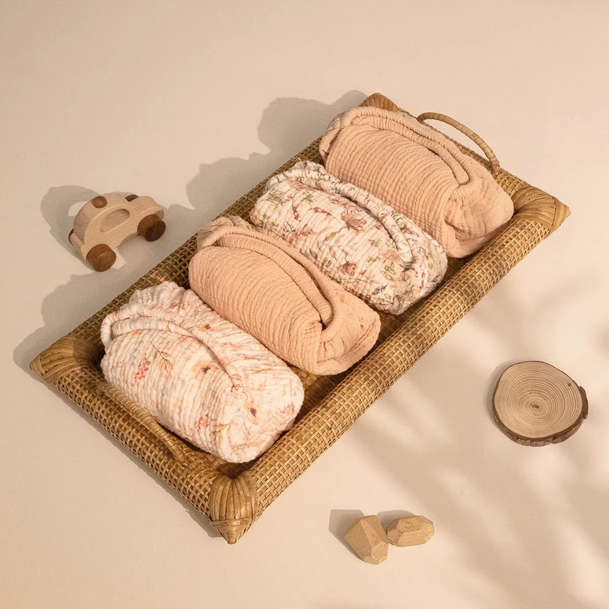 lulumoon Musselin-Bettlaken für Babys: Baumwoll-Bettlaken für Jungen und Mädchen, Stubenwagen-Matratzen-Bettlaken für ovales Rechteck oder Sanduhr (Skinpink & Pinkflower)