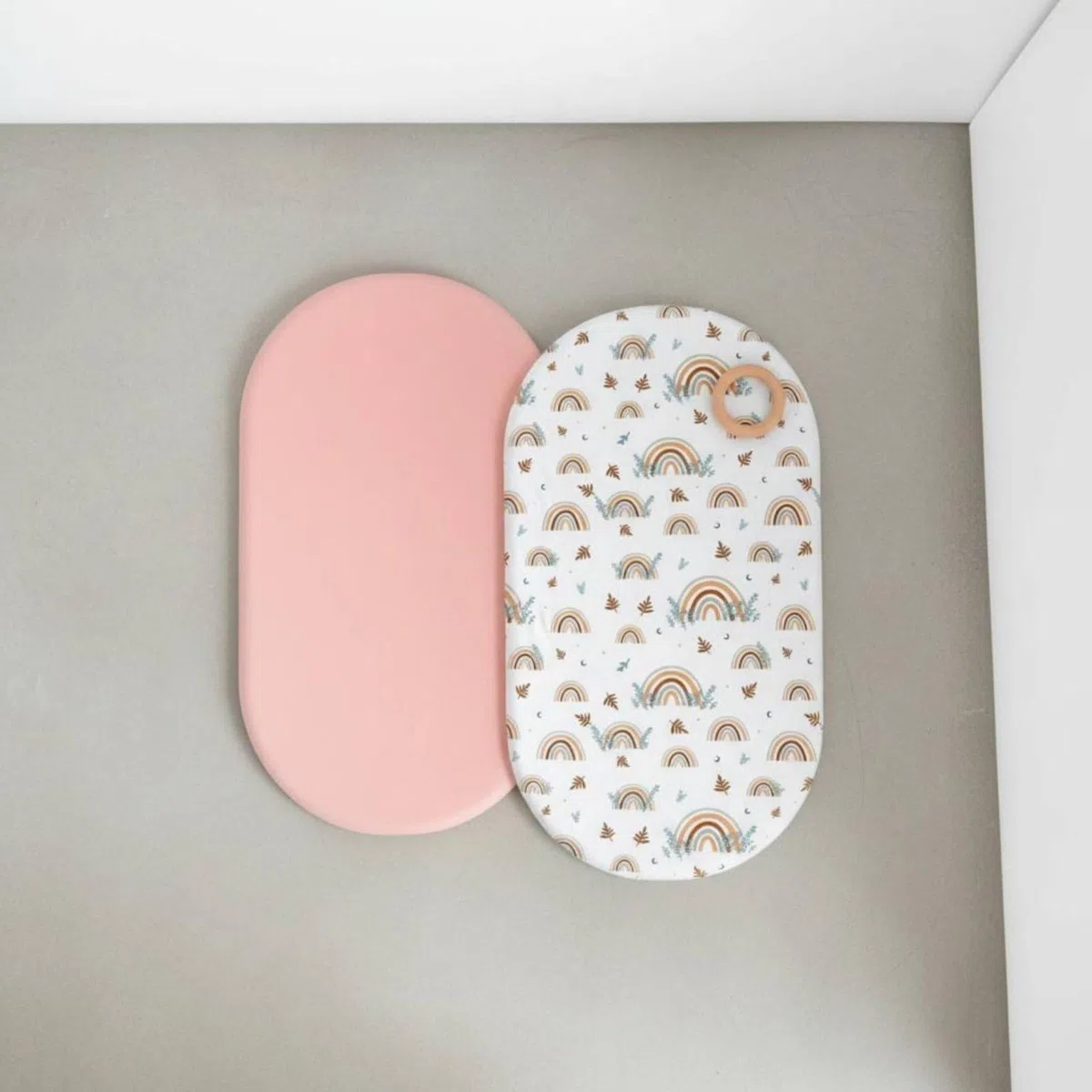 Baumwoll Wiegenlaken Babybettlaken Spannbettlaken Matratzenbezug Atmungsaktiv Kuschelweich Schutz für Babymatratzen mit Rundumgummi Kein Verrutschen, Orange Regenbogen, 133-71-22cm