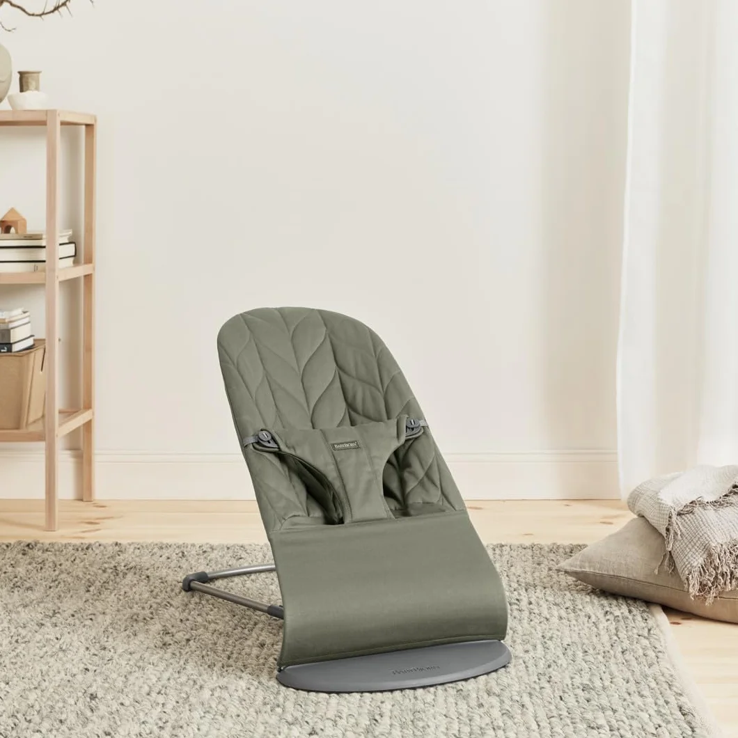 BabyBjörn Babywippe Bliss, Gewebe, Blütenblatt-Steppung, Dunkelgrün