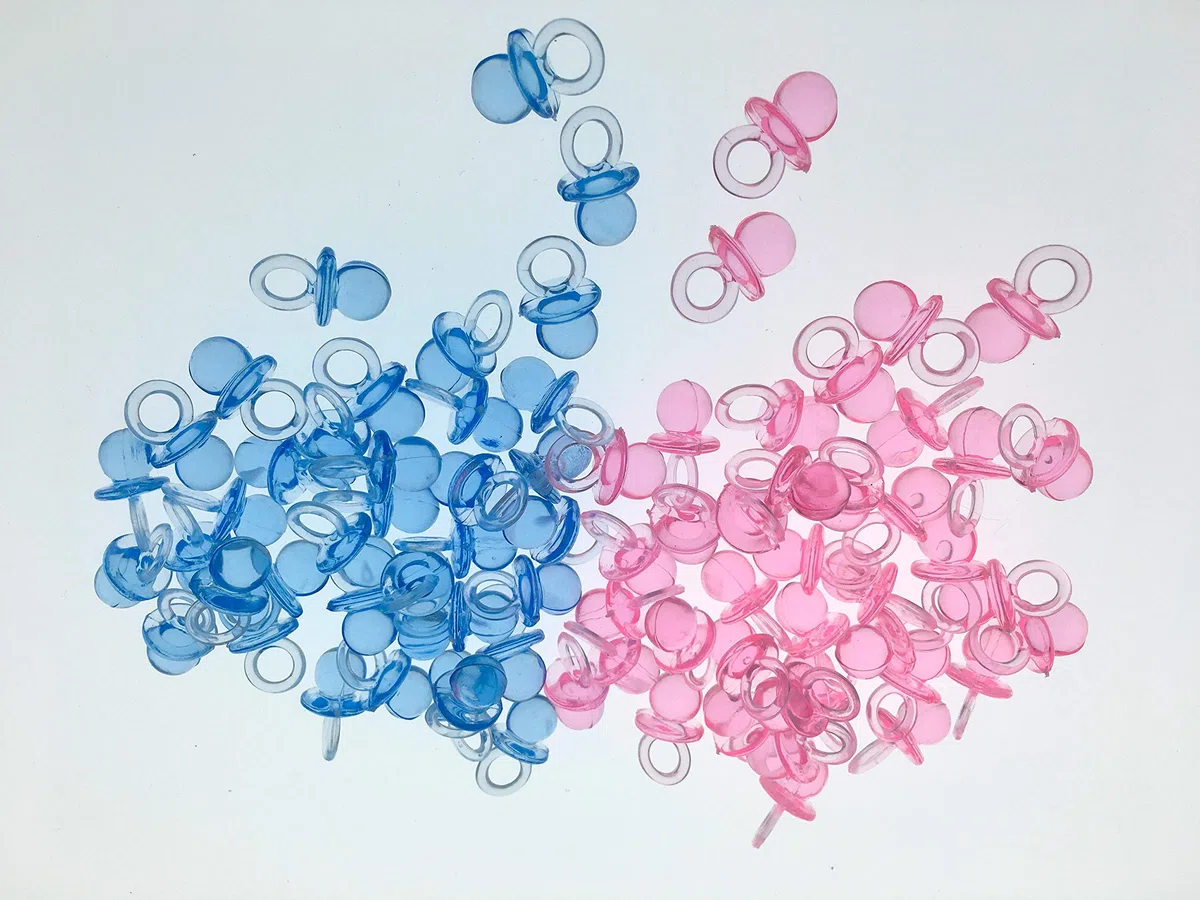 CalCastle Craft Kleine Acryl-Schnuller für Babypartys, 1,9 cm, Blau, Rosa, Transparent, Gelb (Blau und Pink), 144 Stück