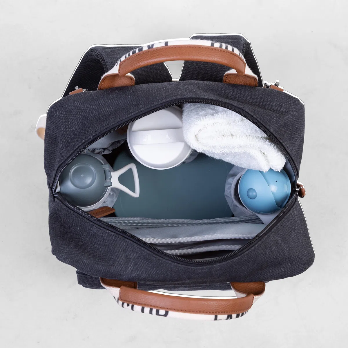 CHILDHOME, Wickelrucksack Family Bag Club, Großes Fassungsvermögen, Multifunktional, 11 Fächer, Isotherm Taschen,Trolley-Koffer Durchgang,Kinderwagenbefestigung,20,5L,Schwarz