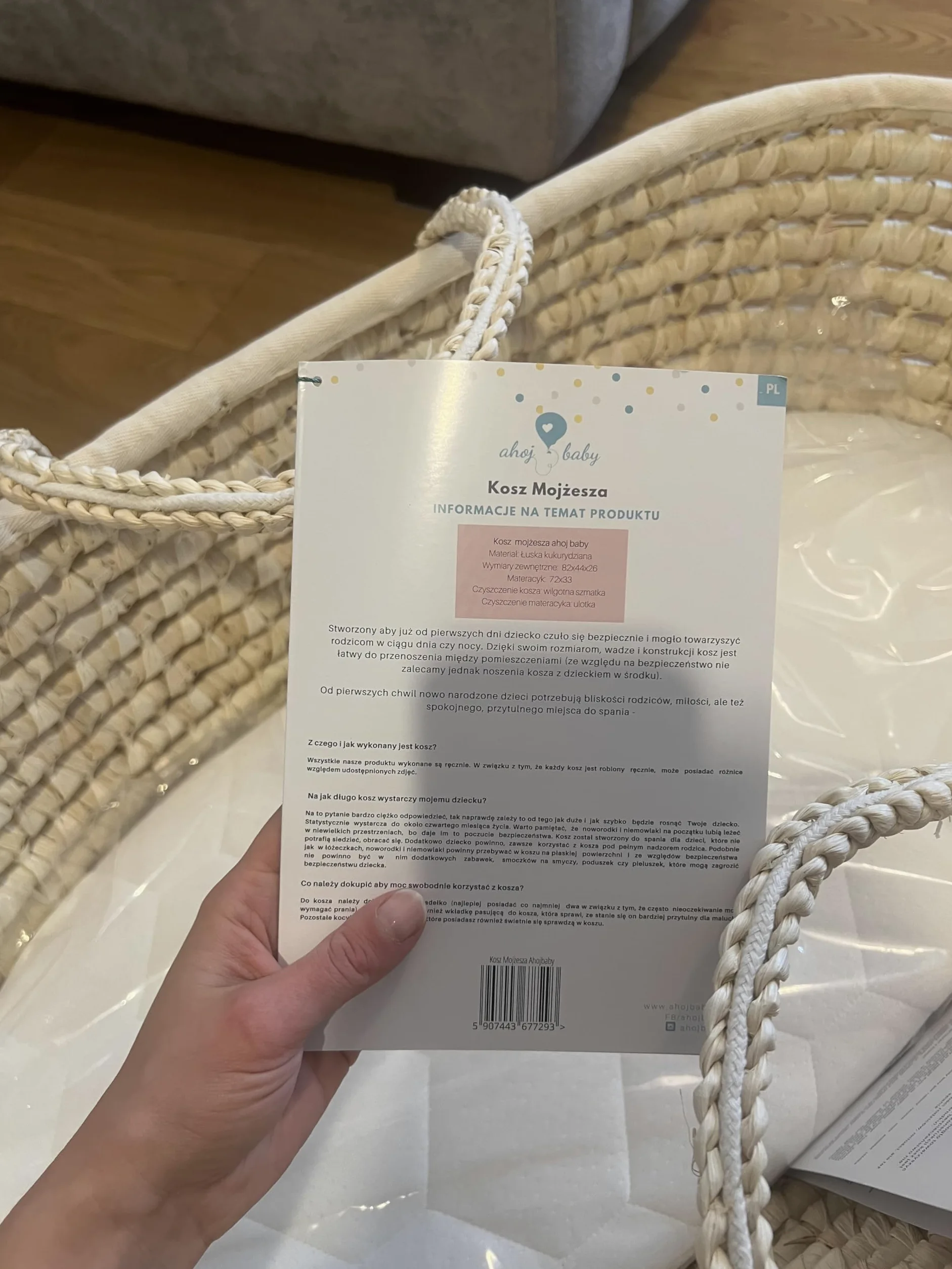 Baby Moseskorb mit Schaukelständer und dreilagiger Matratze - Baby Stubenwagen mit Holzständer - Moseskorb Bettwäsche - Handgemachter Baby-Schlafkorb - Babybett - Babyzimmer