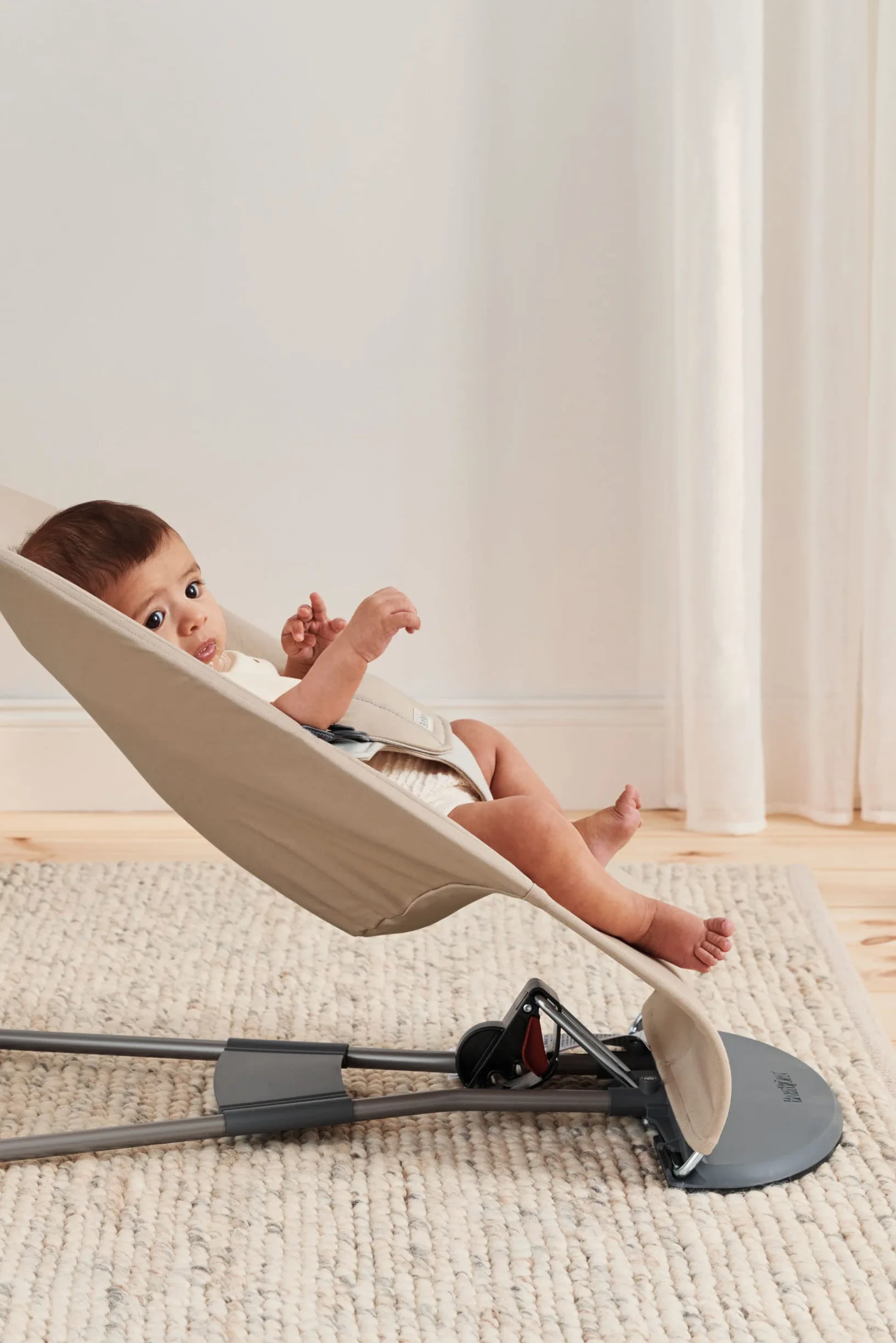 BabyBjörn Babywippe Balance Soft, Gewebt, Khaki/Beige
