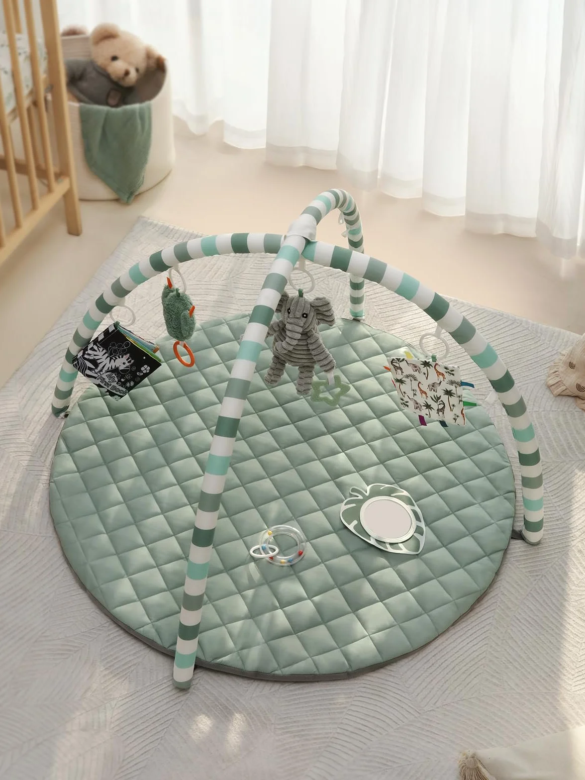 Blissful Diary Spielbogen Baby, Spieldecke Baby Gym Activity Decke mit 6 Abnehmbare Spielzeuge, krabbeldecke Einfach zu Installieren und zu Reinigen, Unverzichtbare Babygeschenke, Salbeigrün