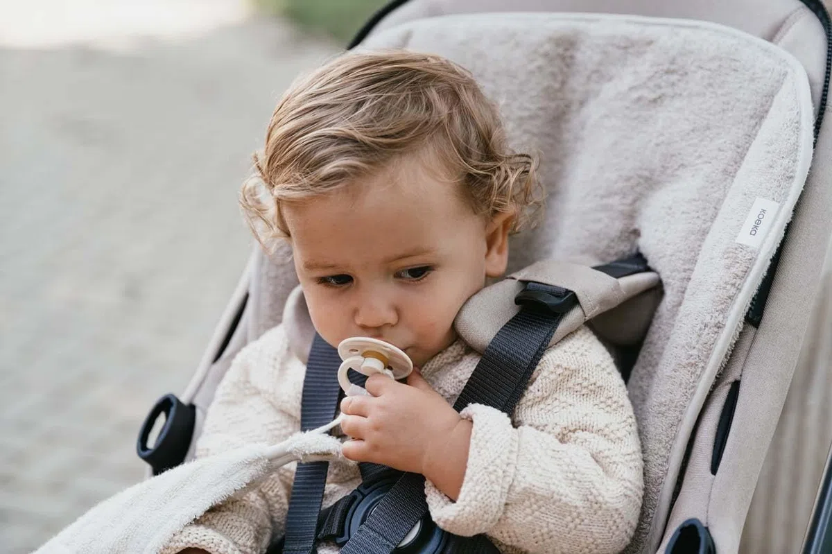 Koeka Sitzauflage Buggy - Universal - Buggy Einlage Sommer - Kinderwagen Sitzeinlage - Atmungsaktiv - Dijon - Frottee Aus Bio-baumwolle - Taupe - Einheitsgröße